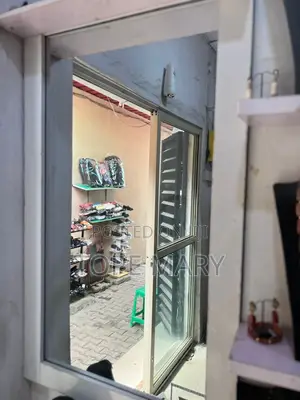 Home Interiors Madubin Bango - An Yi Amfani Da Shi