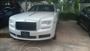 Rolls-Royce Ghost 2019 Fari