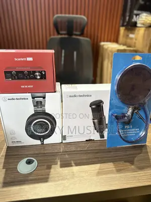 Focusrite Scarlett 2i2, AT2020 Mic, ATH-M50x Bundle