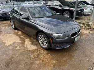 2016 BMW 320i Sedan RWD Gray