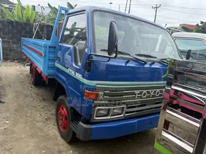 Toyota Dyna 300 Mini Truck (Wanda Akafi)