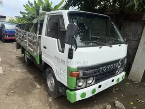 Foreign Used Toyota Dyna 150 Mini Truck