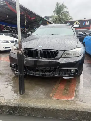 BMW 328i 2011 Baki