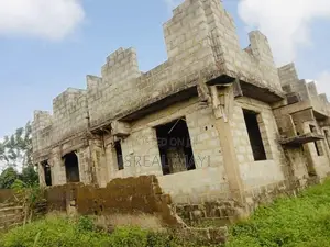 Gidan Duplex Mai Dakuna 5 (Babu Kammalawa) Don Siyarwa a Awotan GRA, Ibadan