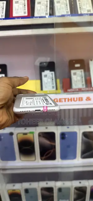 Sabon Apple iPhone 7 32GB Baki