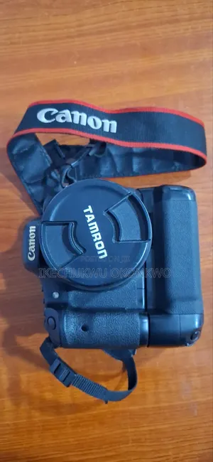 Canon EOS 7D DSLR Kamara (Amfani da ita daga UK)