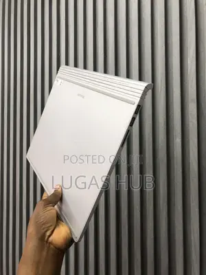 Microsoft Surface Book 2 Keyboard (UK Amfani)
