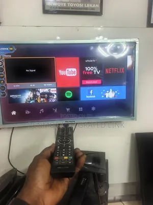 Polystar 32" HD Smart TV