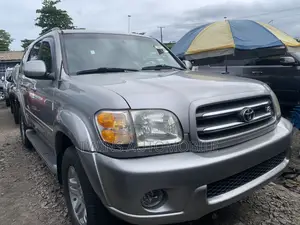 2005 Toyota Sequoia Limited 4WD SUV - Silver