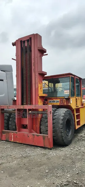 Clark Forklift Na 25.5 Ton - 6 Tayoyi, Perkins V8