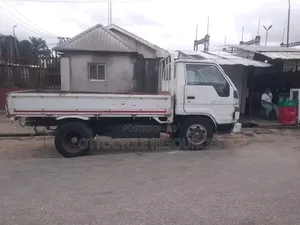 Toyota Dyna 200 Truck Mai Tayar 6