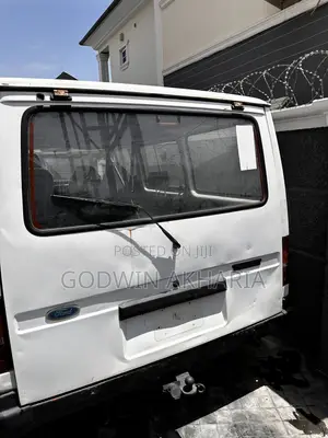 Ford Transit 1998 Fari Bus