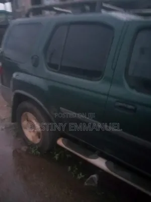 Nissan Xterra SUV 2005 Green
