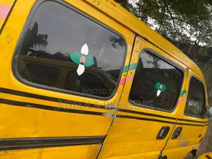 Suzuki Every 2008 Yellow Mini Bus