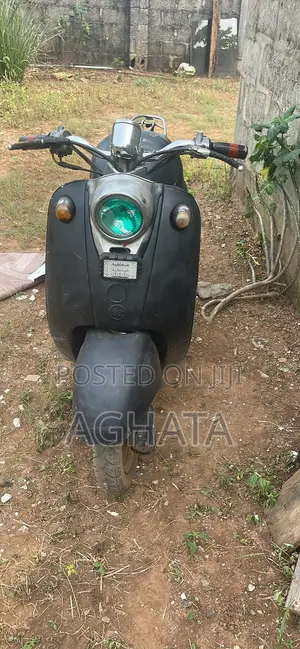 Yamaha V Max 50cc Scooter - 2022 Baki
