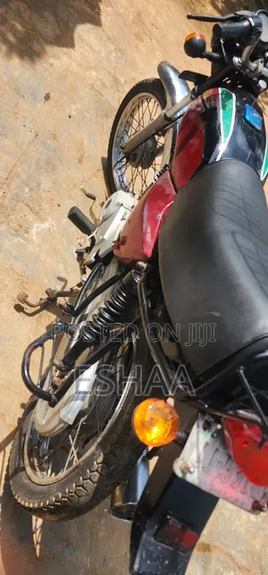 Bajaj Boxer 2023 Baƙar Fata