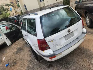 Volkswagen Golf 2002 Fari