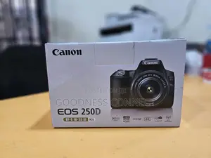 Canon EOS 250D DSLR Kit da 18-55mm Lens