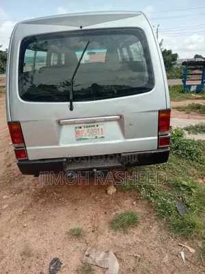 Mazda E2000 Bas 2000