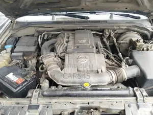 Nissan Pathfinder 2005 Silver SUV