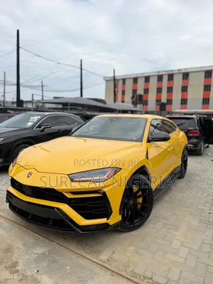 Lamborghini Urus 2022 Mai Launin Yellow