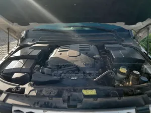 Land Rover LR4 2009 Fari
