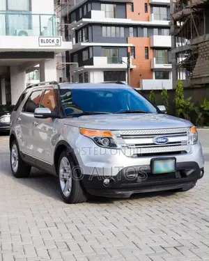 2015 Ford Explorer Limited 4dr SUV AWD (3.5L) Silver