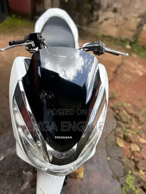 Honda Scooter 2017 White