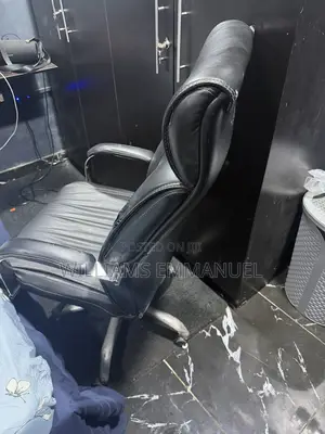 Boss Office Products Ofishin Jakan da ke da Kai