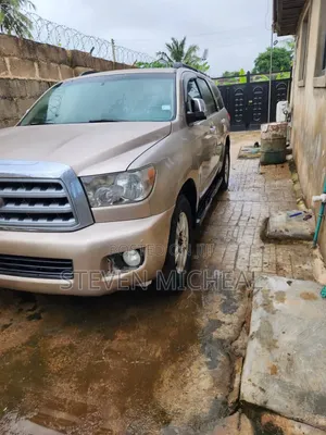 2008 Toyota Sequoia Limited 4WD SUV Gold