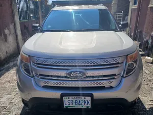 2013 Ford Explorer XLT 4x4 SUV