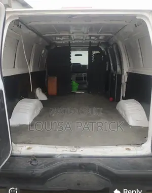 Ford E250 Cargo Van 2011 Fari