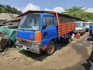 Nissan Cabstar Jirgin Mai Na Petrol