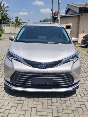 Toyota Sienna Hybrid 2023 Grey