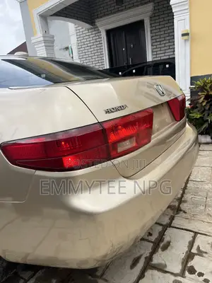 Honda Accord 2005 Zinari Automatic