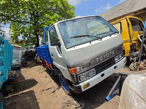 Toyota Dyna 150 Tsohuwar Tsari Mai Sauya Hannu