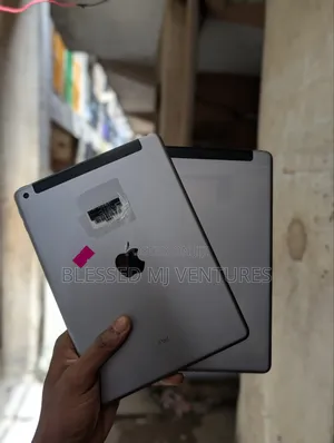 Apple iPad 9.7 32GB Used