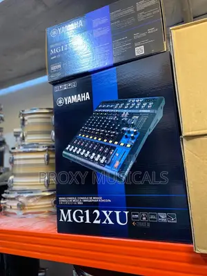 Yamaha MG12XU Asali 12-Channel Mixer tare da SPX Effects & USB