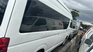 Toyota Coaster 2010 Fari