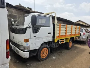 Toyota Dyna 200 (2000) - Springs Na Waje