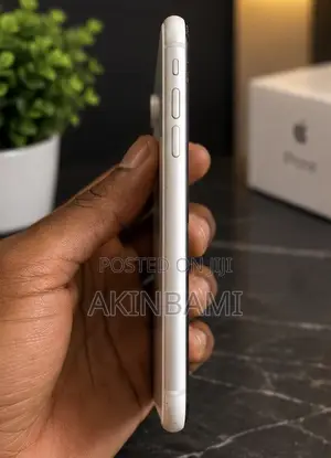 Apple iPhone XR 64GB Fari