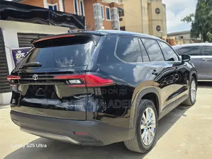 Toyota Highlander Platinum AWD 2024 Silver