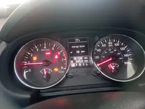 Nissan Rogue 2011 Silver SUV