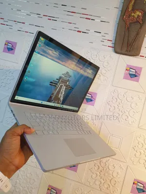 Microsoft Surface Book 2 15.6" 16GB RAM, i7, 256GB SSD