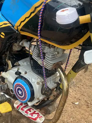 Bajaj Boxer 100 2022