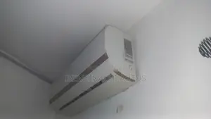 Midea 1.5HP Split System Air Conditioner Mai Amfani