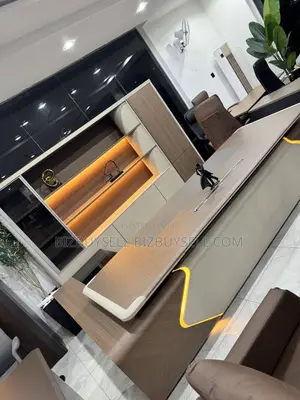 Babban Executive L-Shaped Table tare da Bookshelf