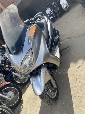 Yamaha Majesty 250cc Scooter - 2010