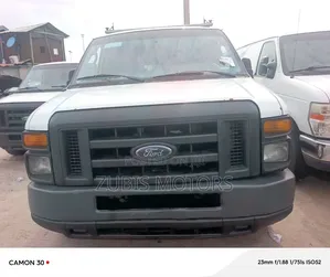 Ford E250 2013 Fari - Amfani Da Aka Yi A Ƙasashen Waje