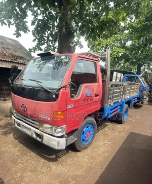 Toyota Dyna 150 Jirgin Kasa - Tayoyi 6, Injini 2RZ, Ja